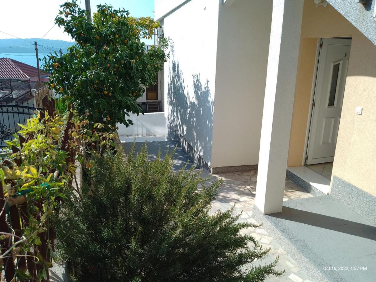 Apartman Tomic - Copacabana Beach 오크루그고른지 외부 사진